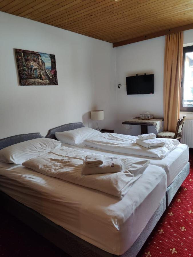 Hotel Lindwurm Бад Гойзерн Екстериор снимка