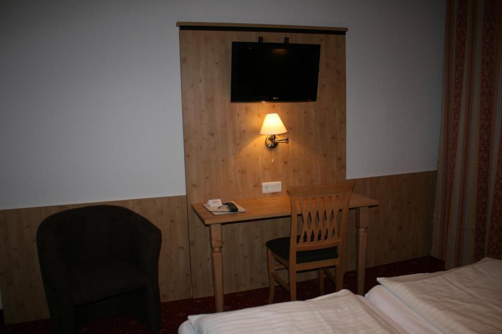 Hotel Lindwurm Бад Гойзерн Стая снимка