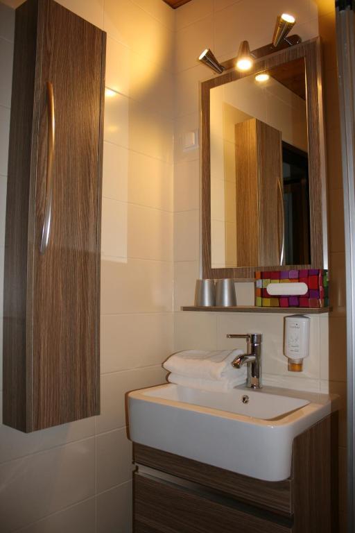 Hotel Lindwurm Бад Гойзерн Стая снимка