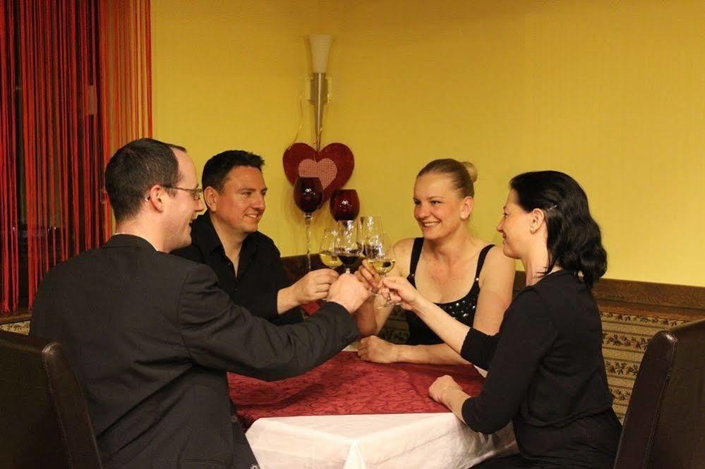 Hotel Lindwurm Бад Гойзерн Екстериор снимка