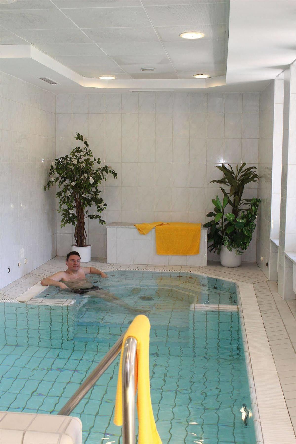 Hotel Lindwurm Бад Гойзерн Екстериор снимка